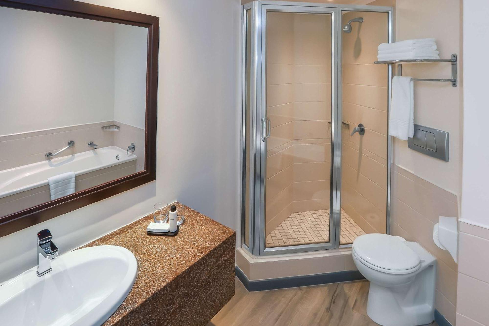 Garden Court East London Otel Dış mekan fotoğraf